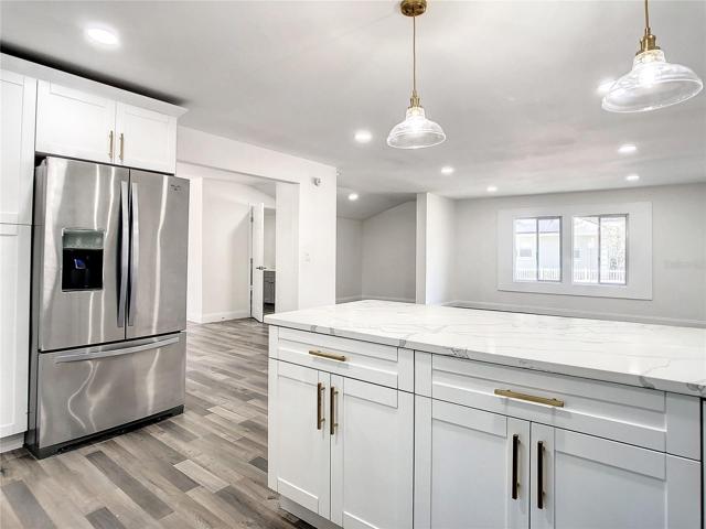 Island Peninsula and New Stainless Steel Appliances