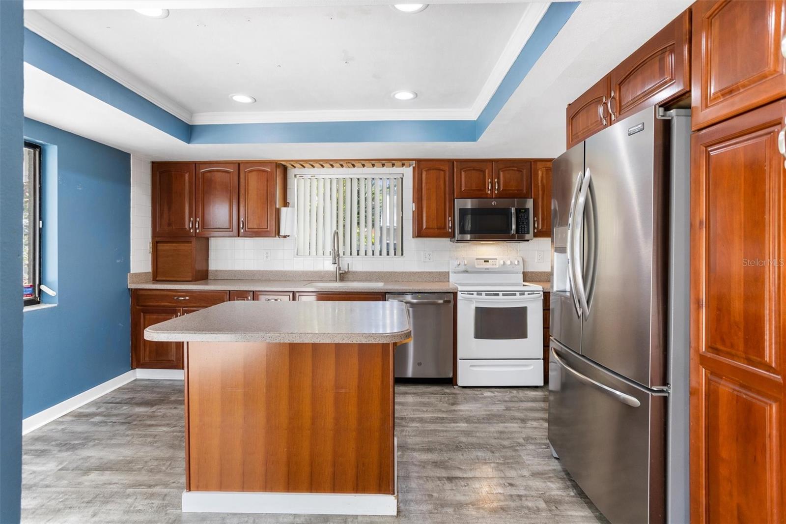 Kitchen with island