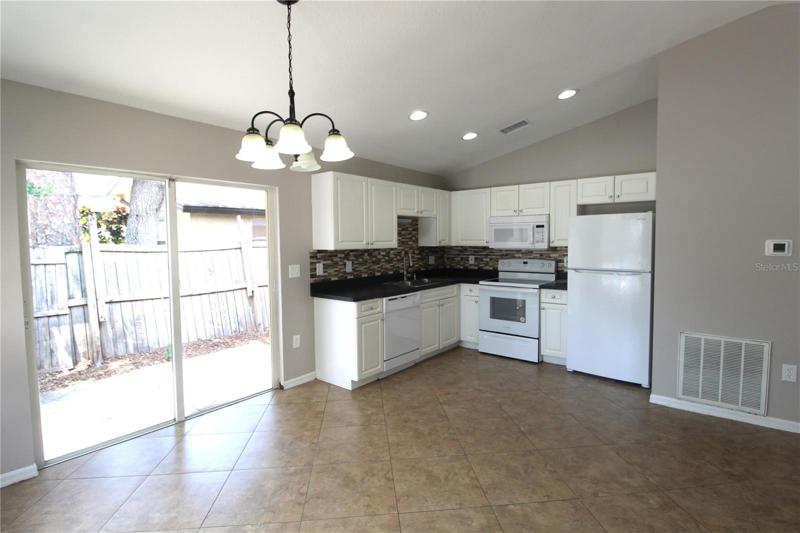 Kitchen/Dining Area