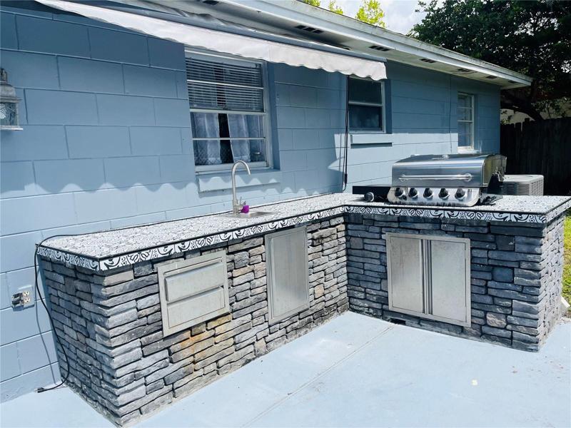 Outdoor kitchen!
