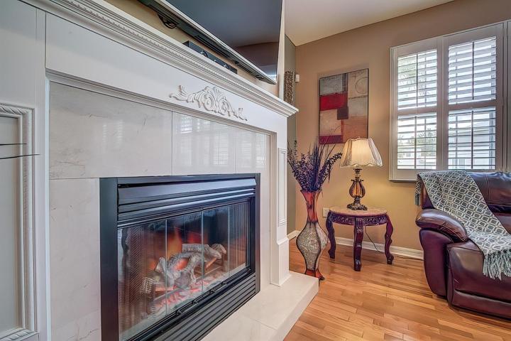 Electric fireplace