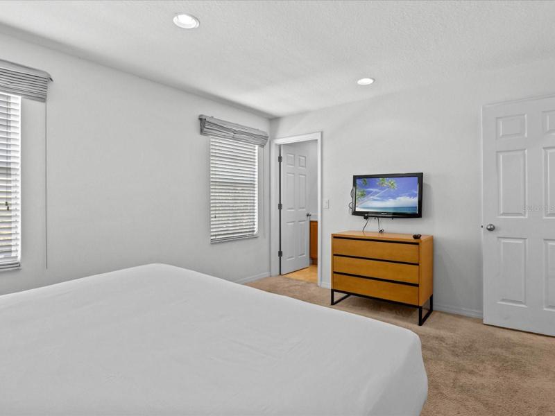 Upstairs primary bedroom