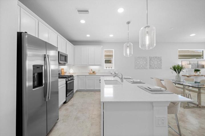 Kitchen/Entry