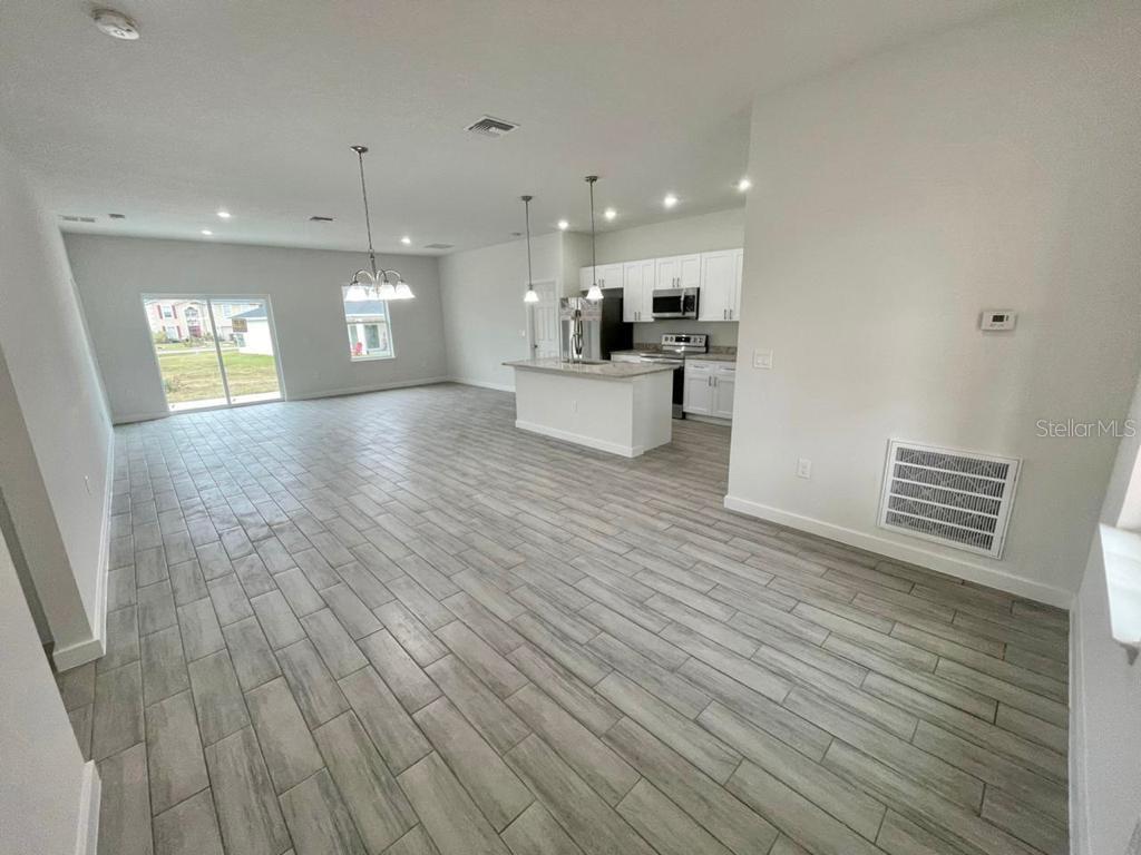 MODEL HOME