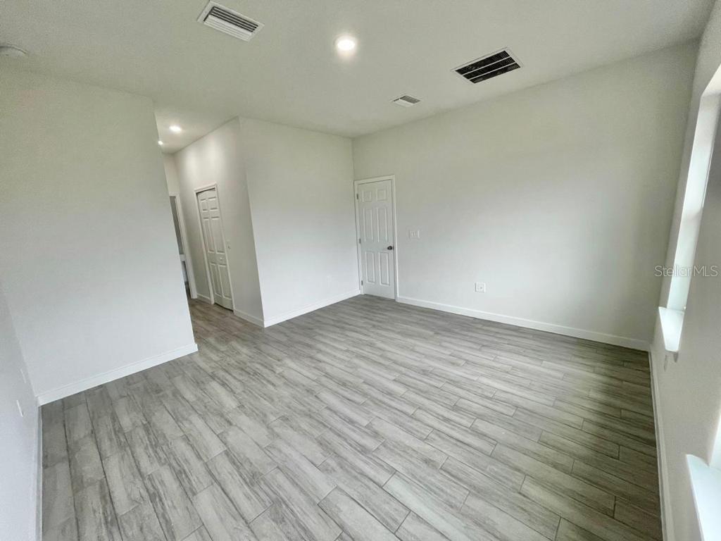 MODEL HOME