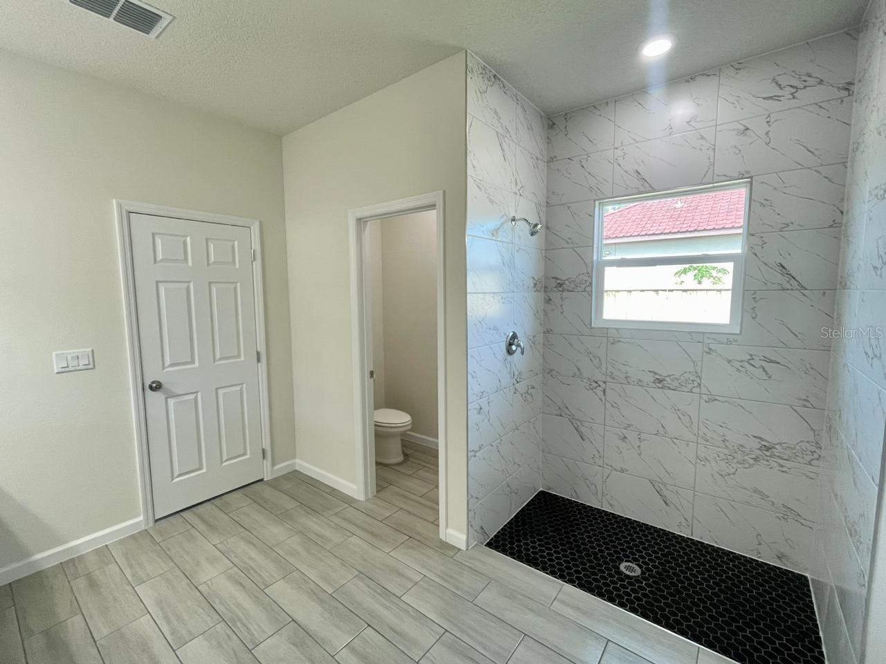 MODEL HOME