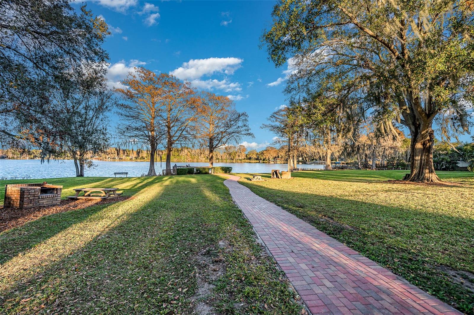 Lake Florence Community park