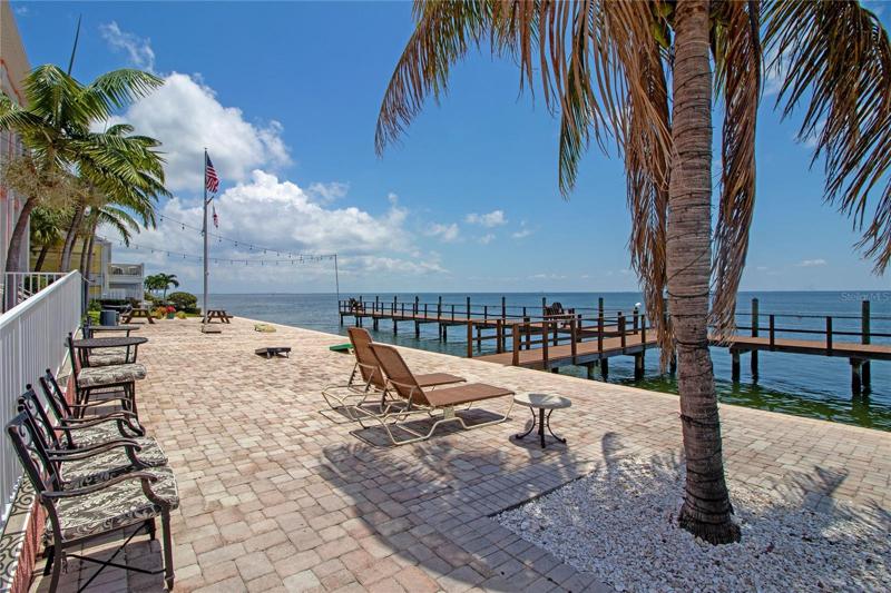 Lounge area by Fishing Pier