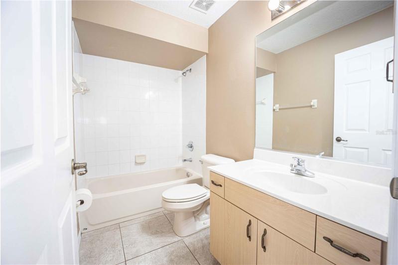 Guest Bathroom with shower/tub combo