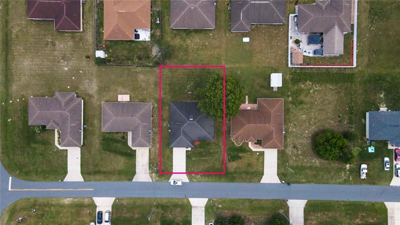 Overhead view of roof and property lines