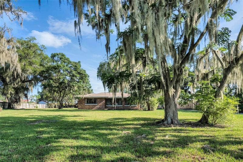Welcome Home to9279 Silver Lake Drive
