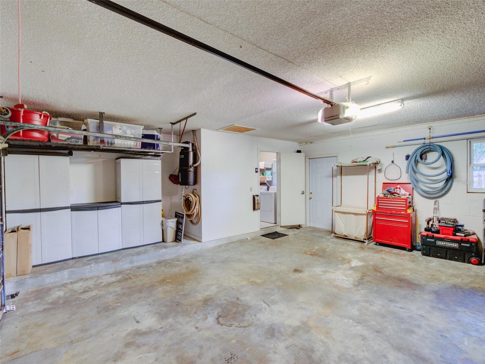2 CAR GARAGE