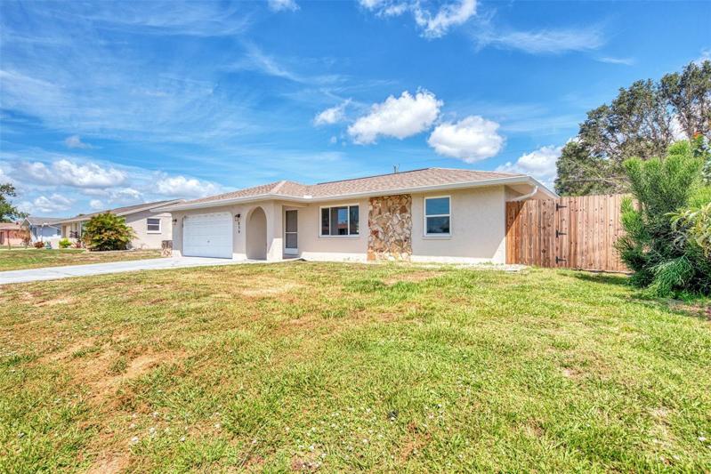 2/3 bedroom home, New roof, fenced yard and ready to go!