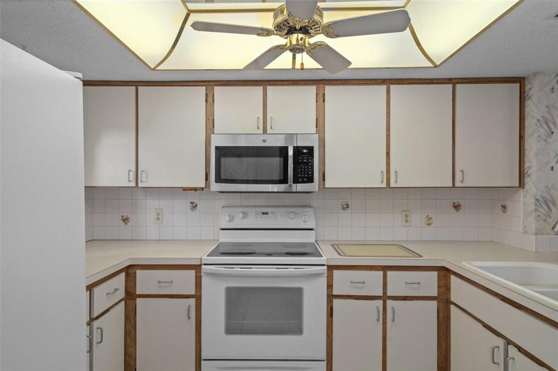 Kitchen with Lots of Cabinets