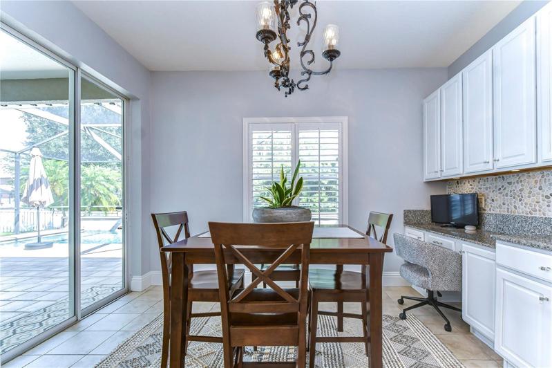 BREAKFAST NOOK