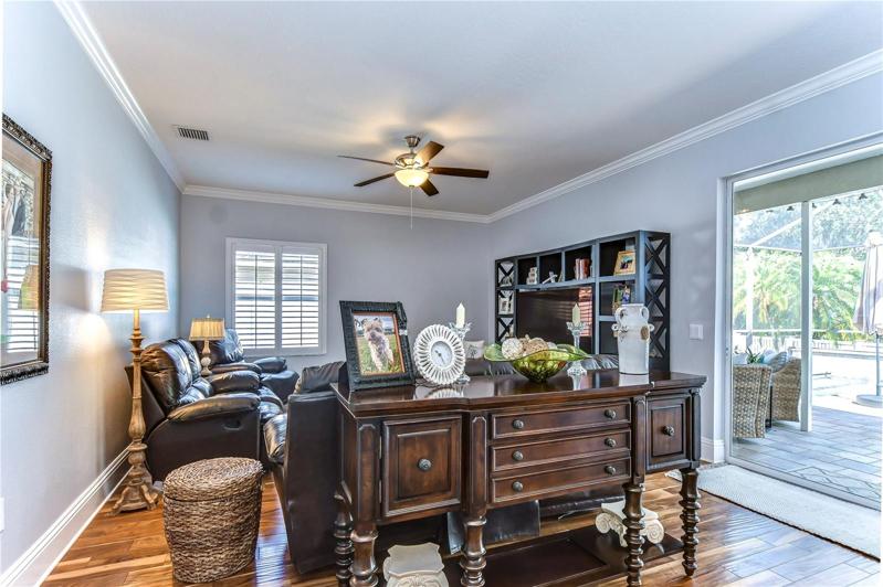 KITCHEN TO FAMILY ROOM