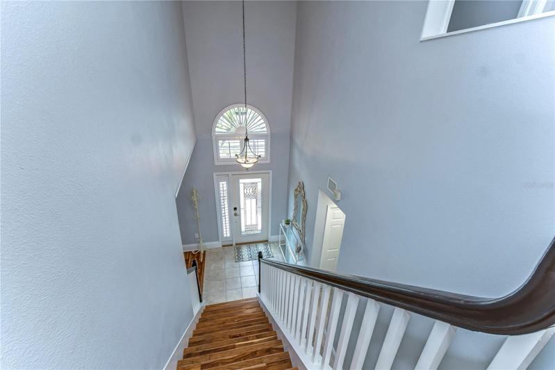 STAIRCASE UPPER LEVEL TO FOYER