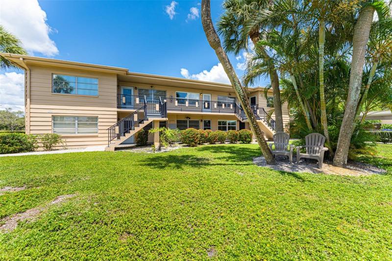 Welcome to 200 36th Ave N #203A located in the heart of St Petersburg !