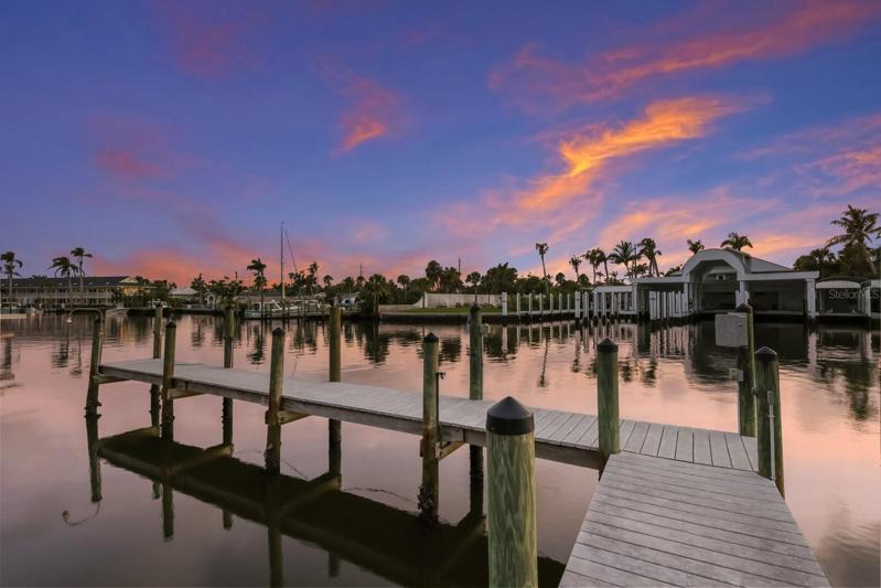 100' Deepwater Dock with direct access (no bridges) to Harbor/Gulf