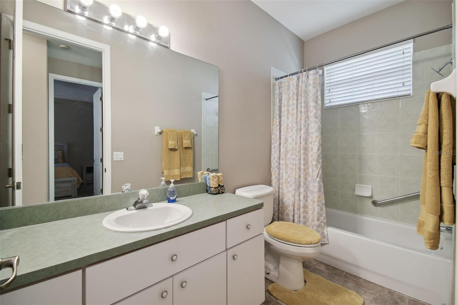2nd Bathroom