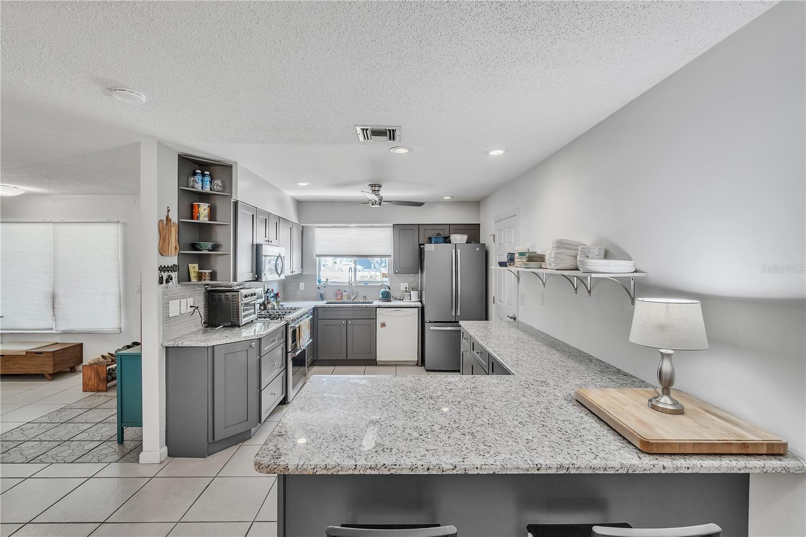 Kitchen and breakfast bar