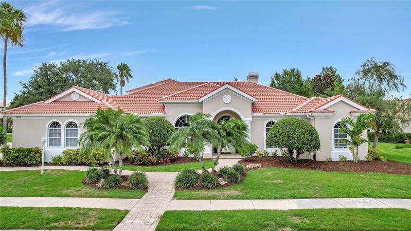 Welcome to Lakewood Ranch Luxury!