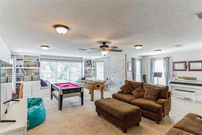 Large Bonus Room