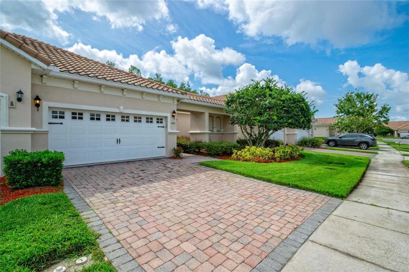 2865 Dennis Ct