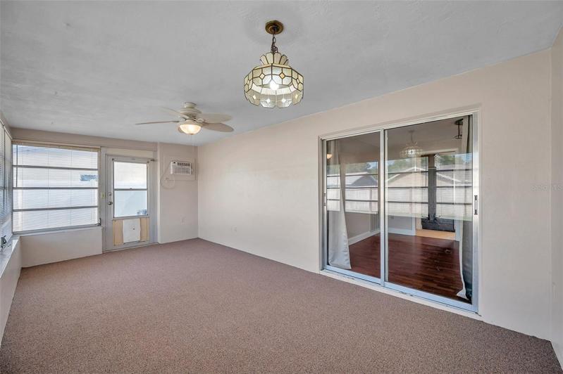 Air Conditioned Bonus Room / Office / Playroom, etc.