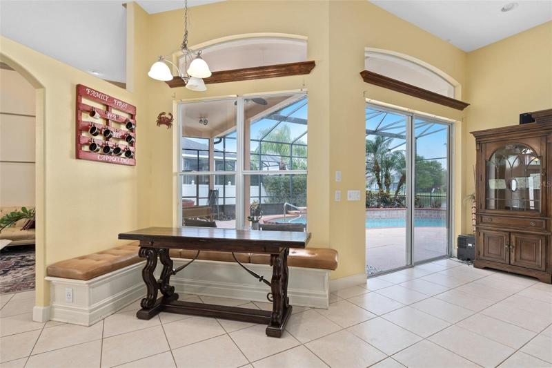 Eat in kitchen