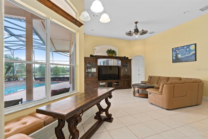 Eat in kitchen/family room