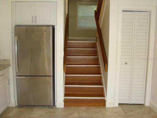 Stairs from kitchen to LR