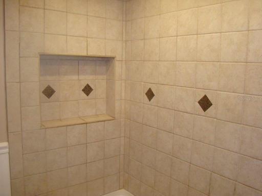 MBath tiled tub/shower