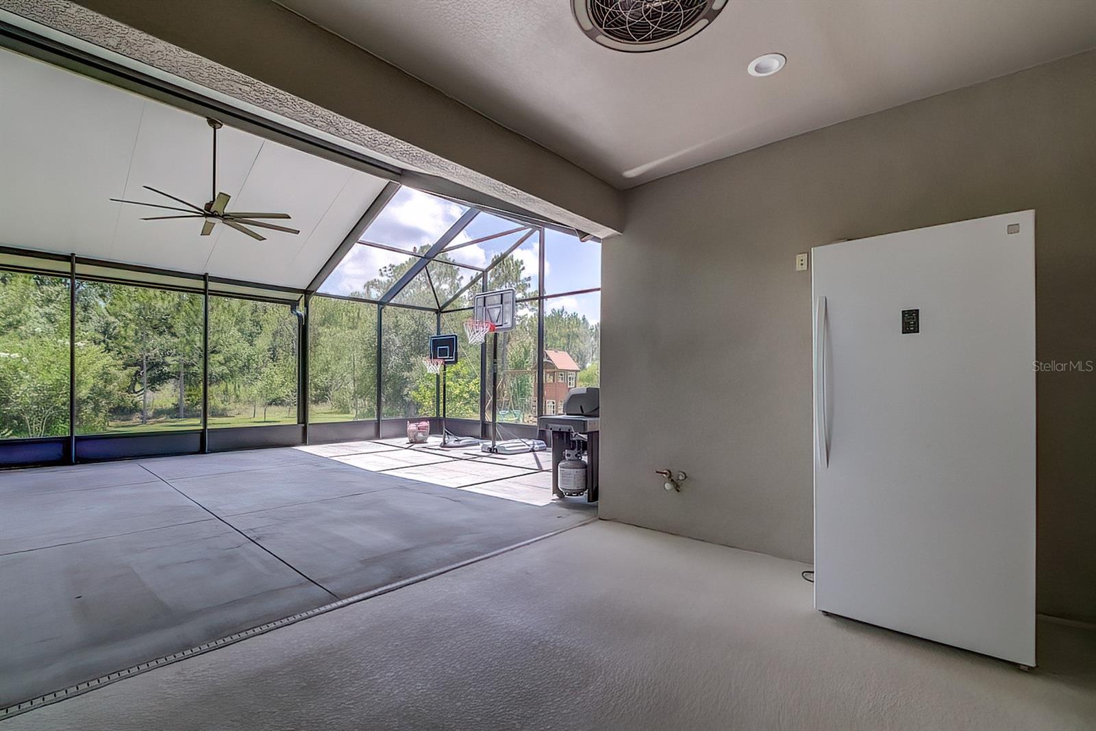 Lanai has plumbing and electrical for an outdoor kitchen.
