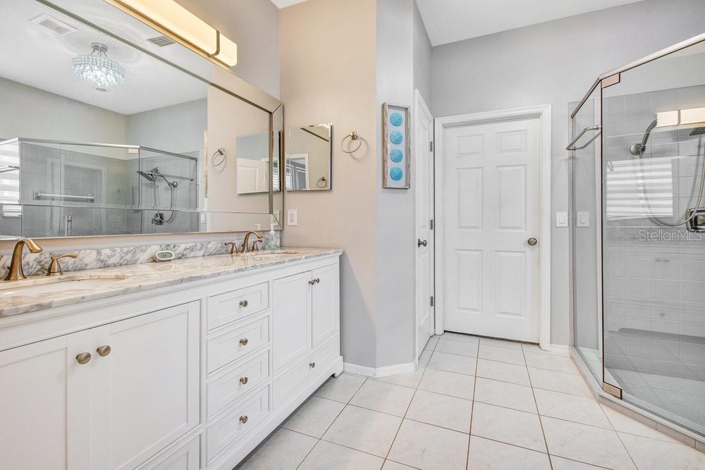 Master Bathroom with dual sink vanity