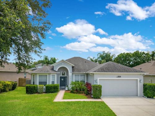 Front…TONS of curb appeal