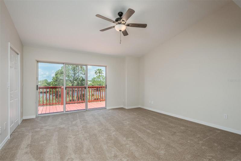 Primary bedroom- new carpet