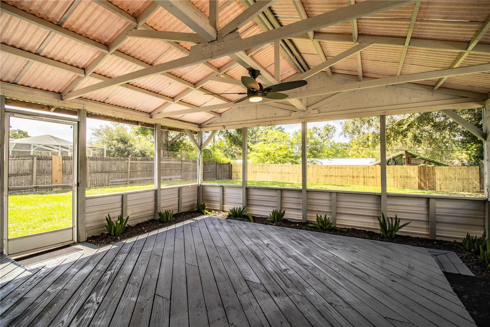 Screen porch 1