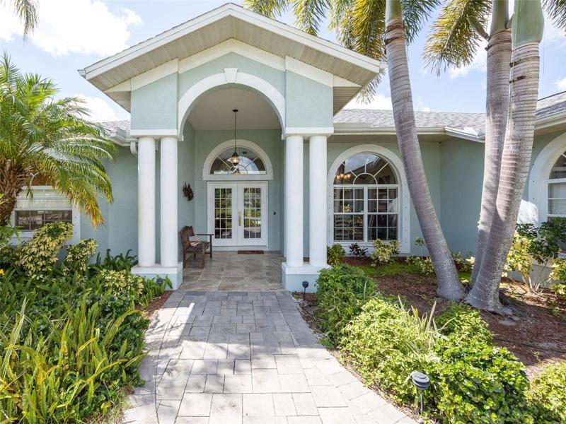 Wow Factor Curb Appeal!