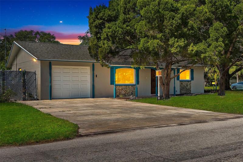 1302 60th St S, Gulfport, Florida!