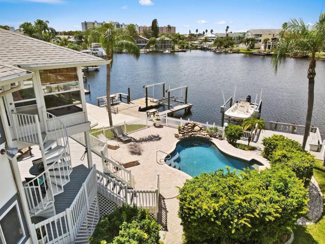 STUNNING SUNSET VIEWS FEATURED NIGHTLY!!