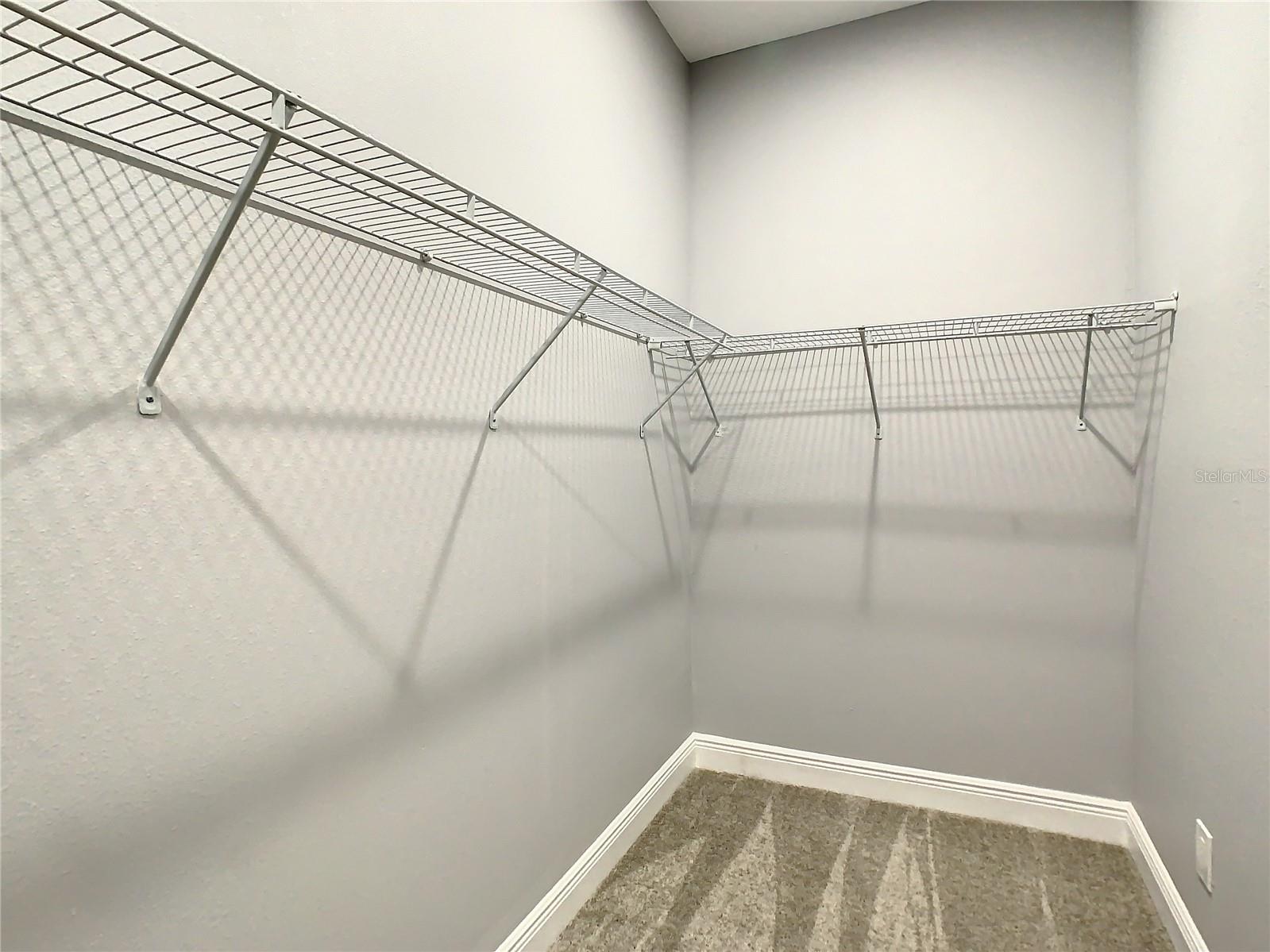 llarge walk in closet