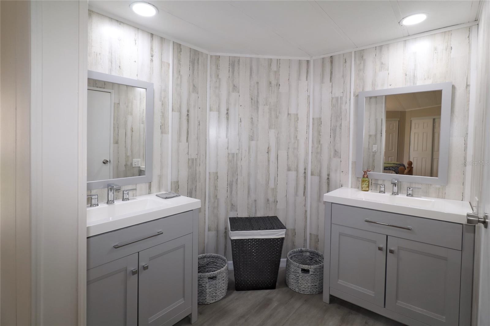 Double vanities in ensuite bathroom