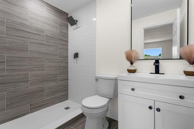Lockout Studio Efficiency - Bathroom