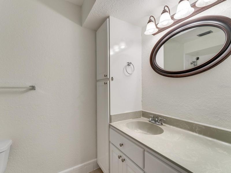 Master En-Suite Bath