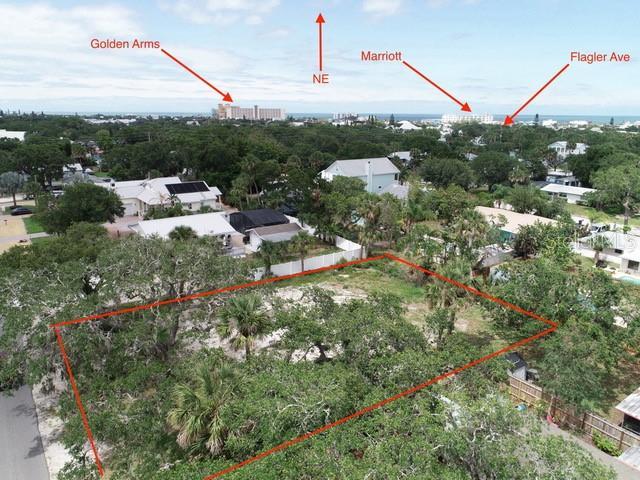 Looking NE, Golden Arms condominium and Marriott are on the ocean just blocks away--15 min walk/5 min golf cart ride.