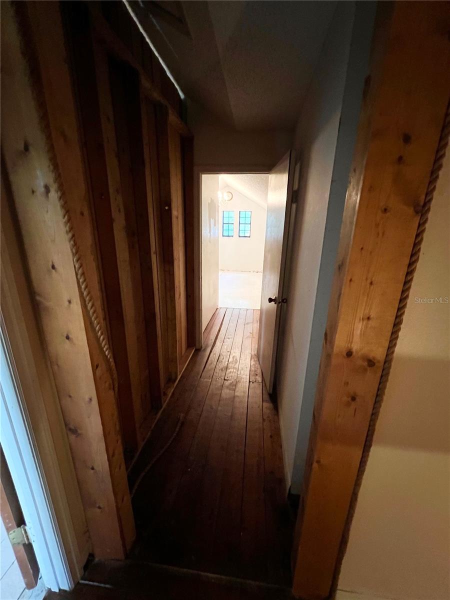 Hallway-508 Oak Terrace St., Wildwood, FL 34785