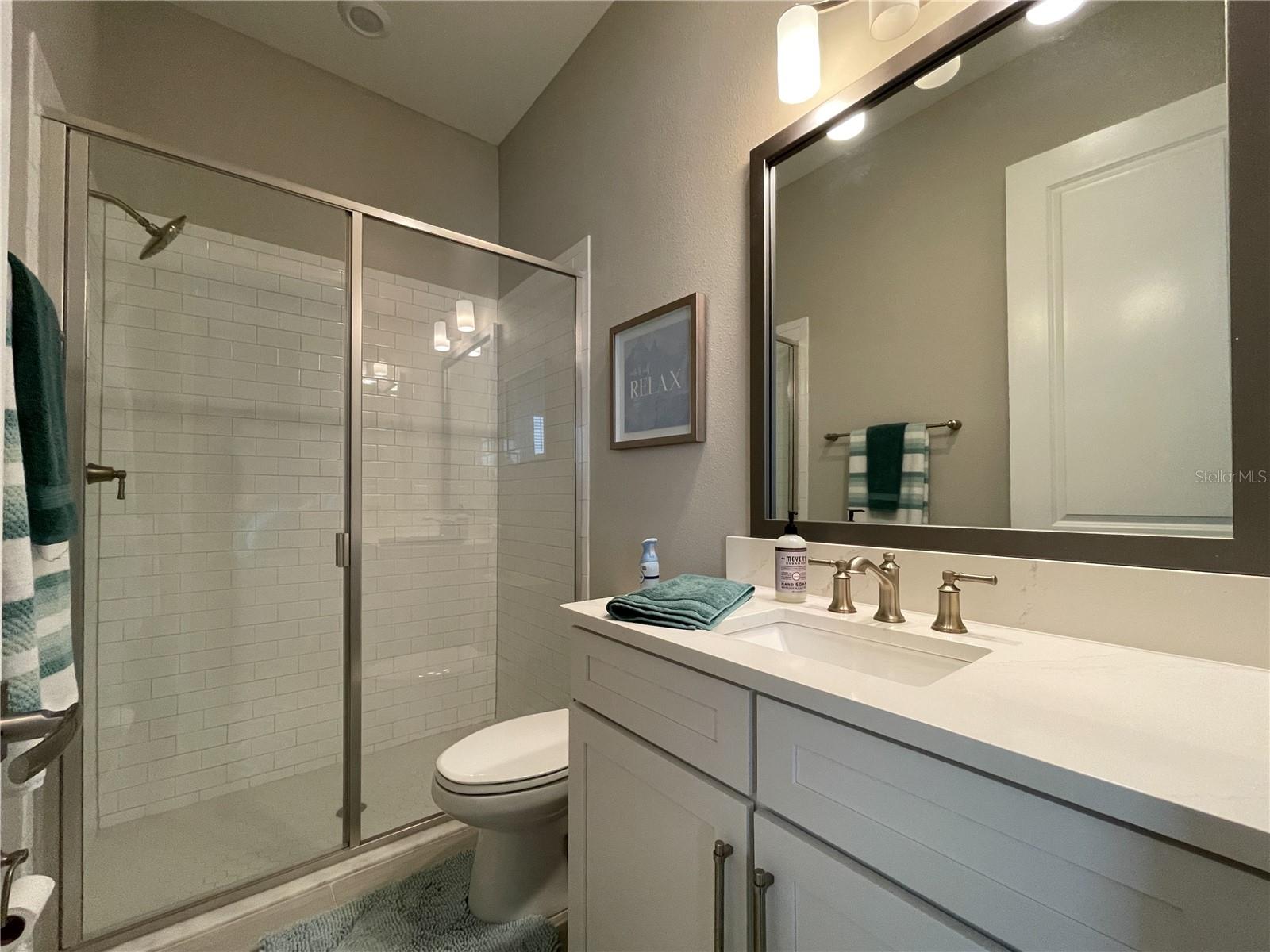 Ensuite bath in secondary bedroom