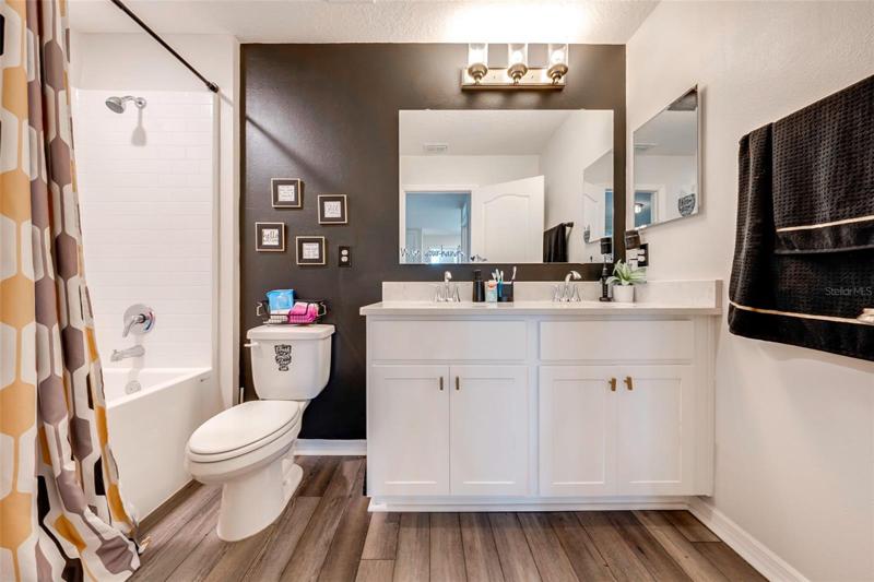 Upstairs full bath