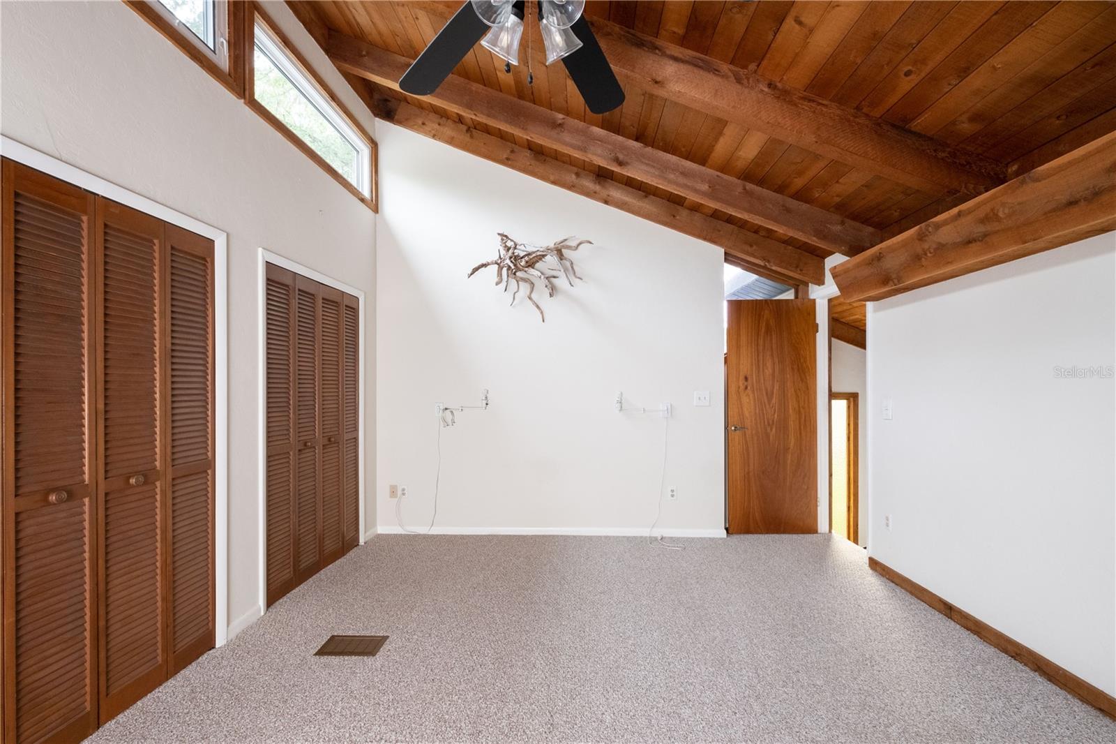 Large upstairs loft primary suite